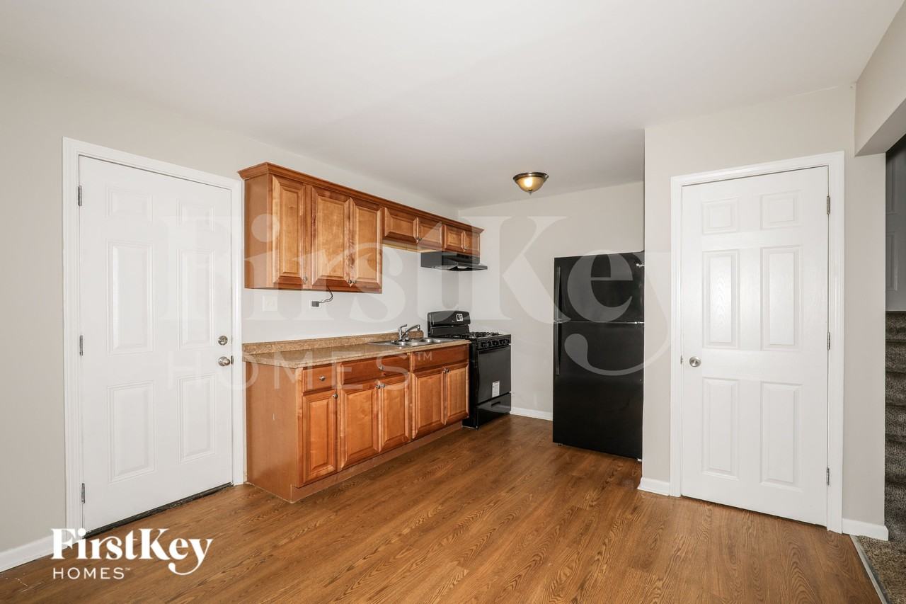 12865 W Highland Ave - Photo 4 of 16