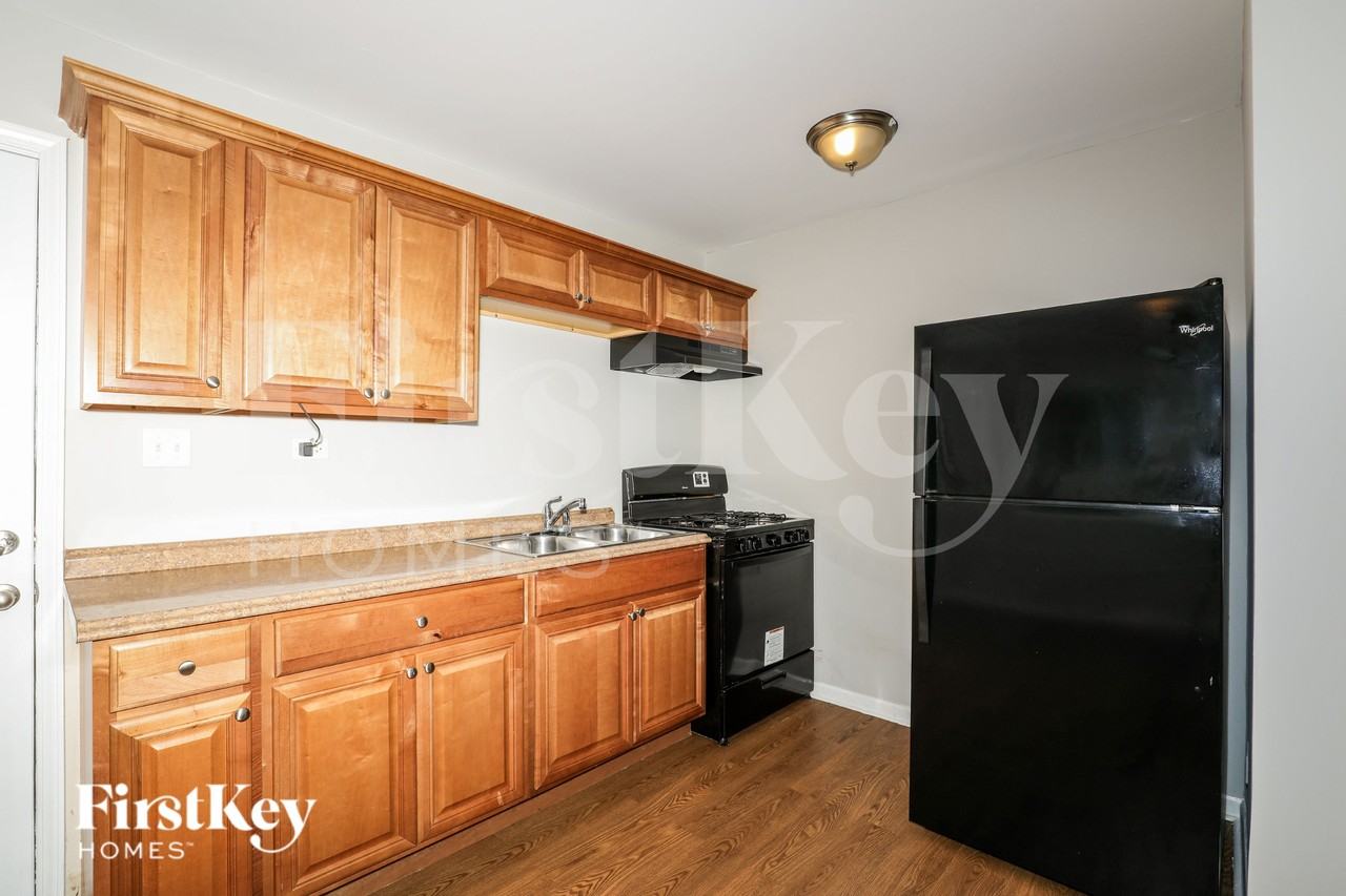12865 W Highland Ave - Photo 6 of 16