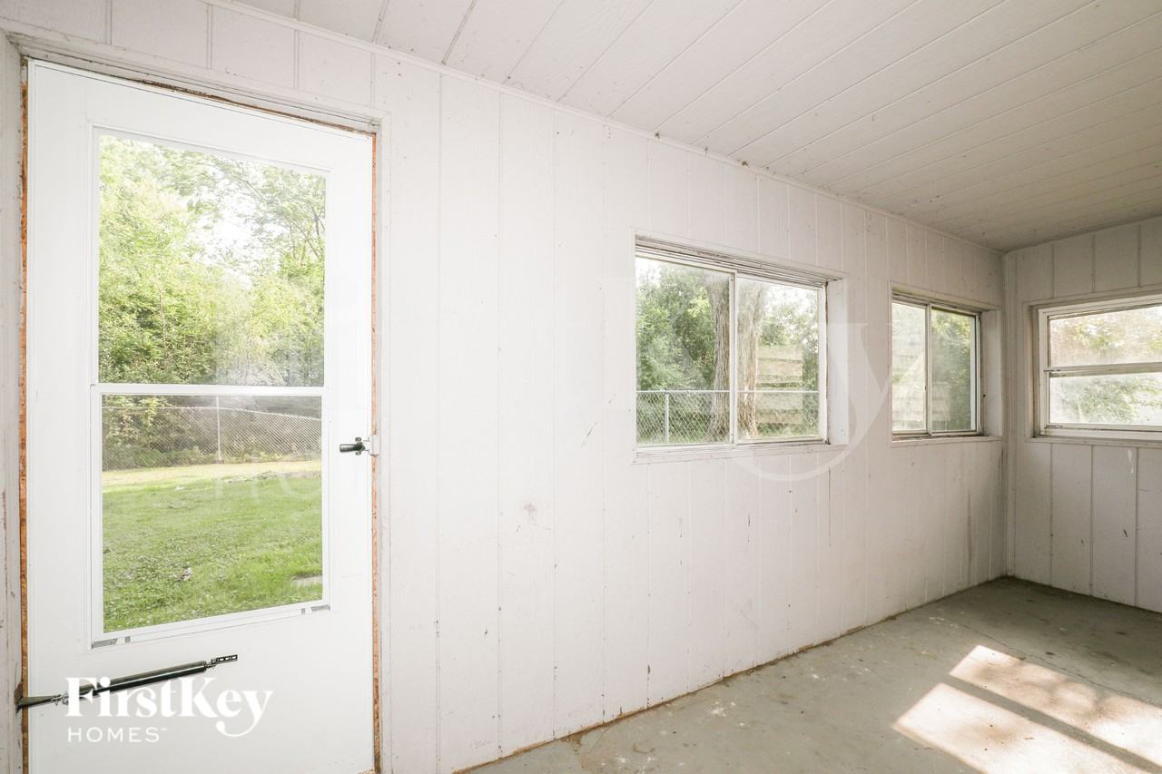 12865 W Highland Ave - Photo 7 of 16