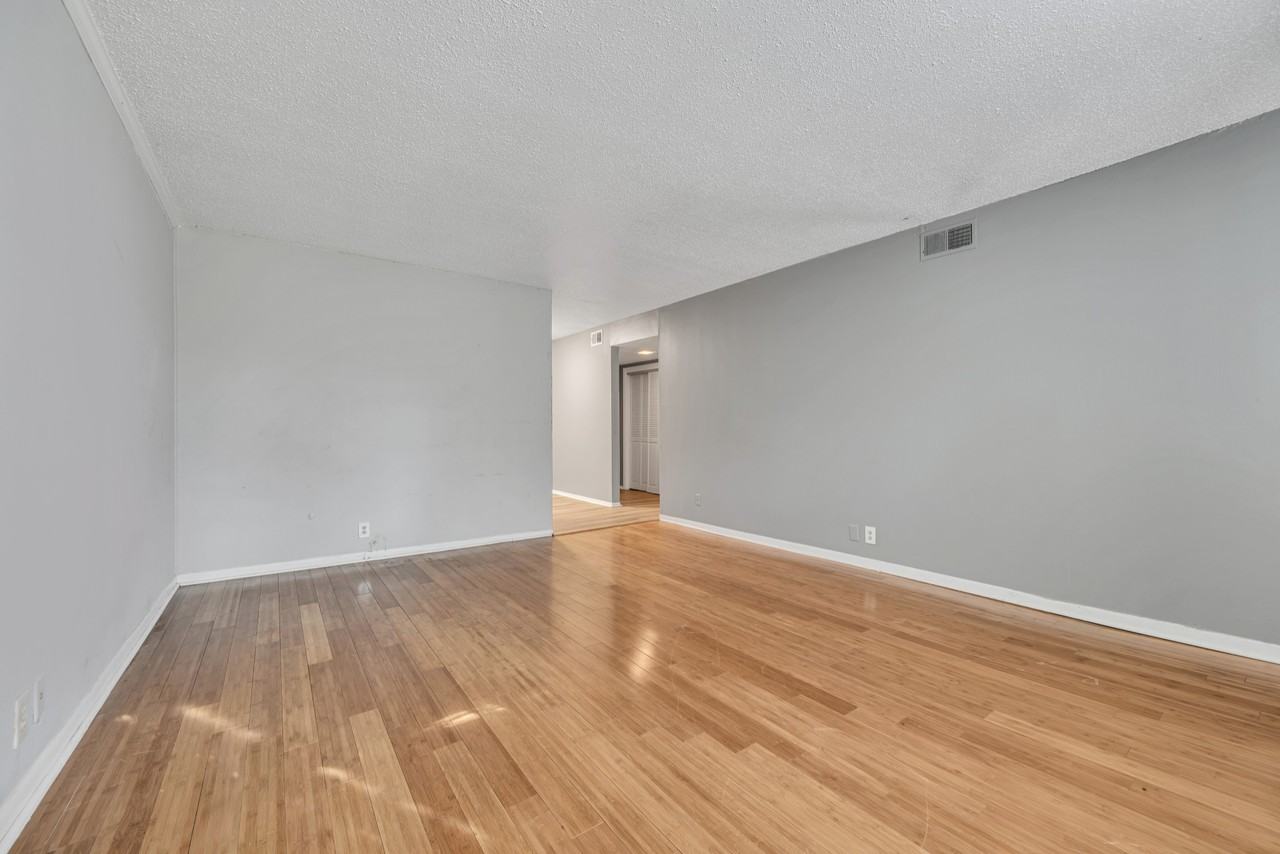 441 Harding Pl ##B2 - Photo 4 of 11