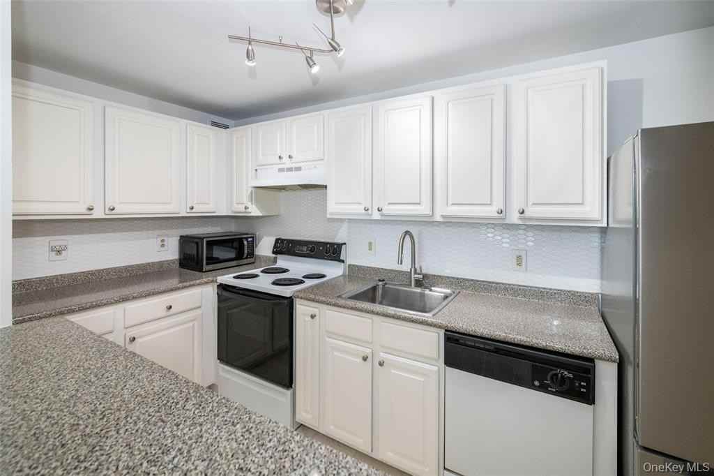 123 Mamaroneck Ave - Photo 3 of 23