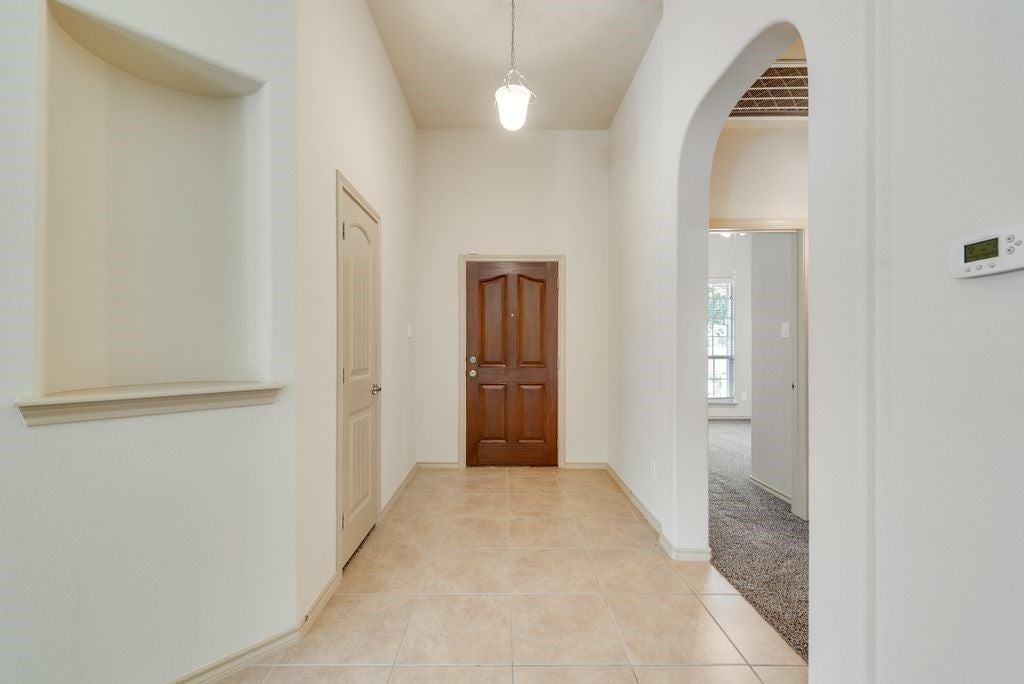 1908 Cassandra Ct - Photo 5 of 28