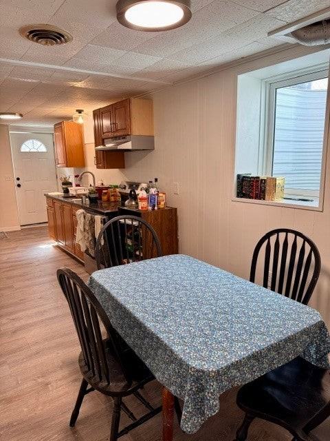 380 Liverpool Ave - Photo 2 of 8