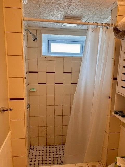 380 Liverpool Ave - Photo 5 of 8
