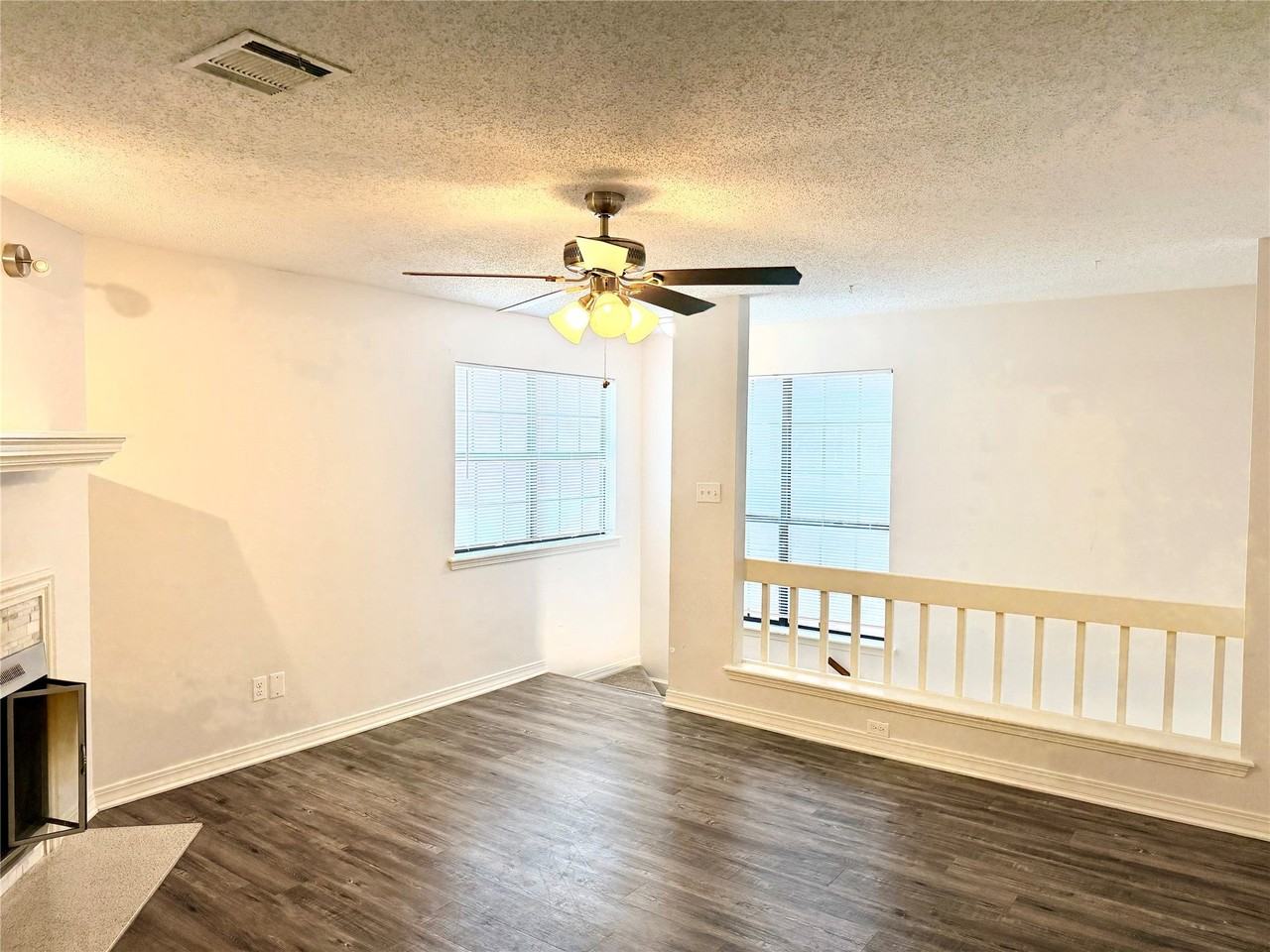 41 Meadow Creek Dr - Photo 3 of 16