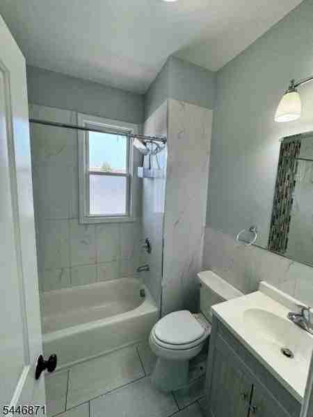 105 W 17th St - Photo 5 of 6