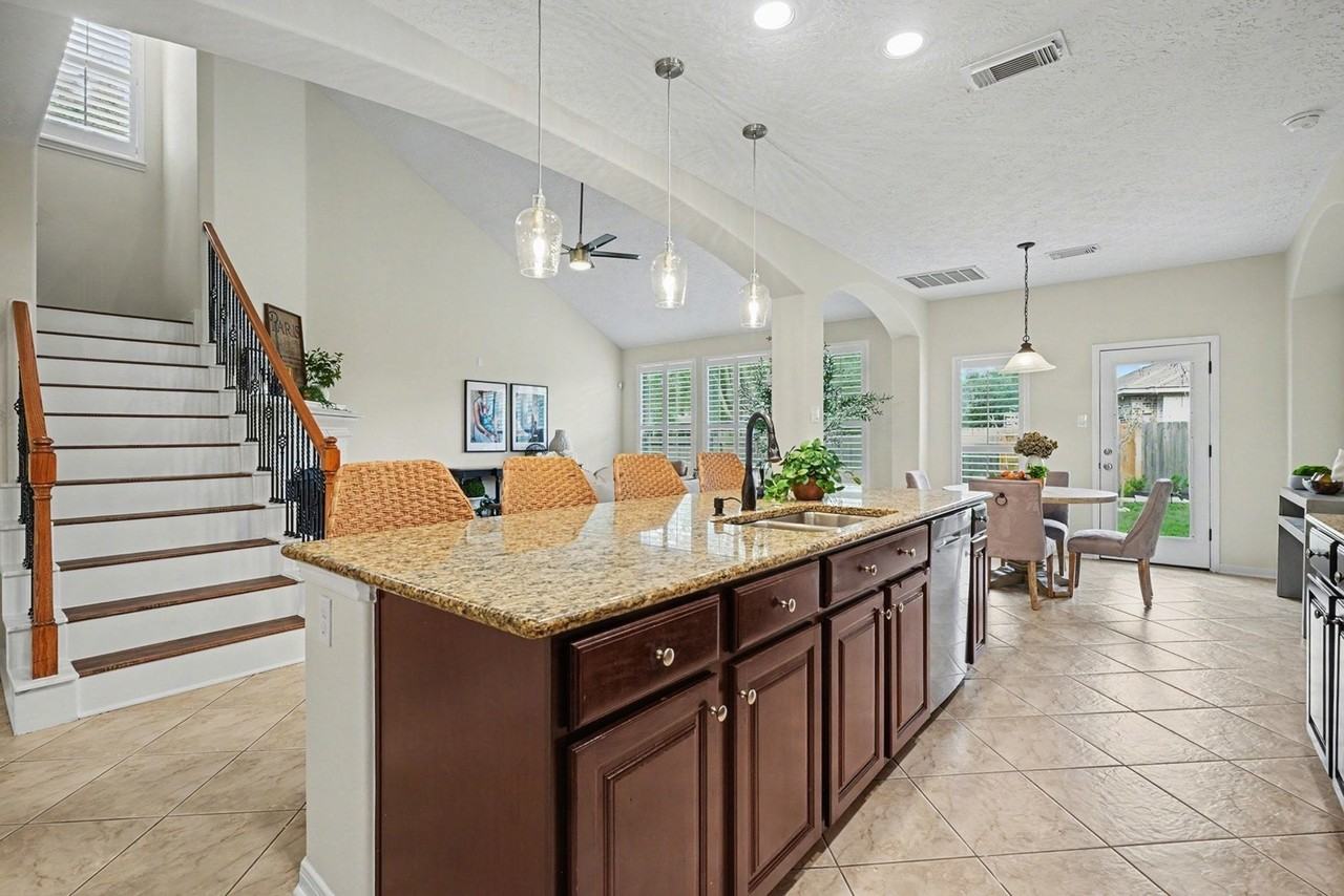 2742 Villa Pisa Ln - Photo 4 of 35