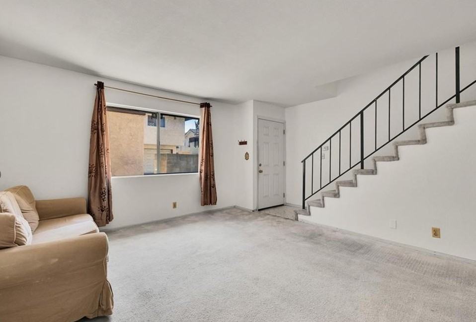 301 N Moore Ave - Photo 3 of 36