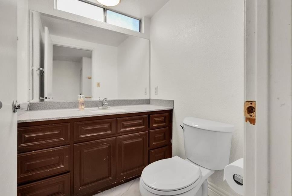 301 N Moore Ave - Photo 5 of 36