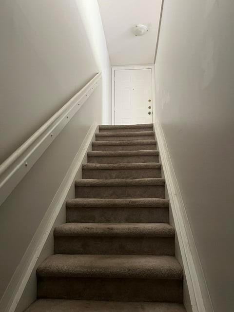 1200 Crestwood Ct S - Photo 5 of 19
