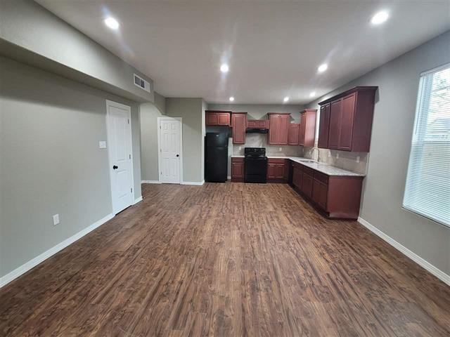 6051 25th St - Photo 6 of 34
