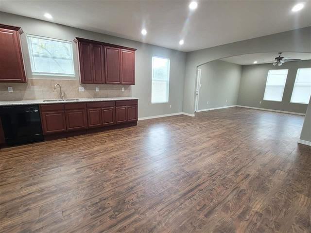 6051 25th St - Photo 7 of 34
