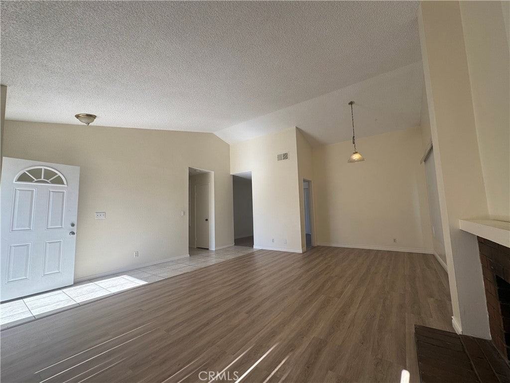 974 N Darfield Ave - Photo 3 of 14