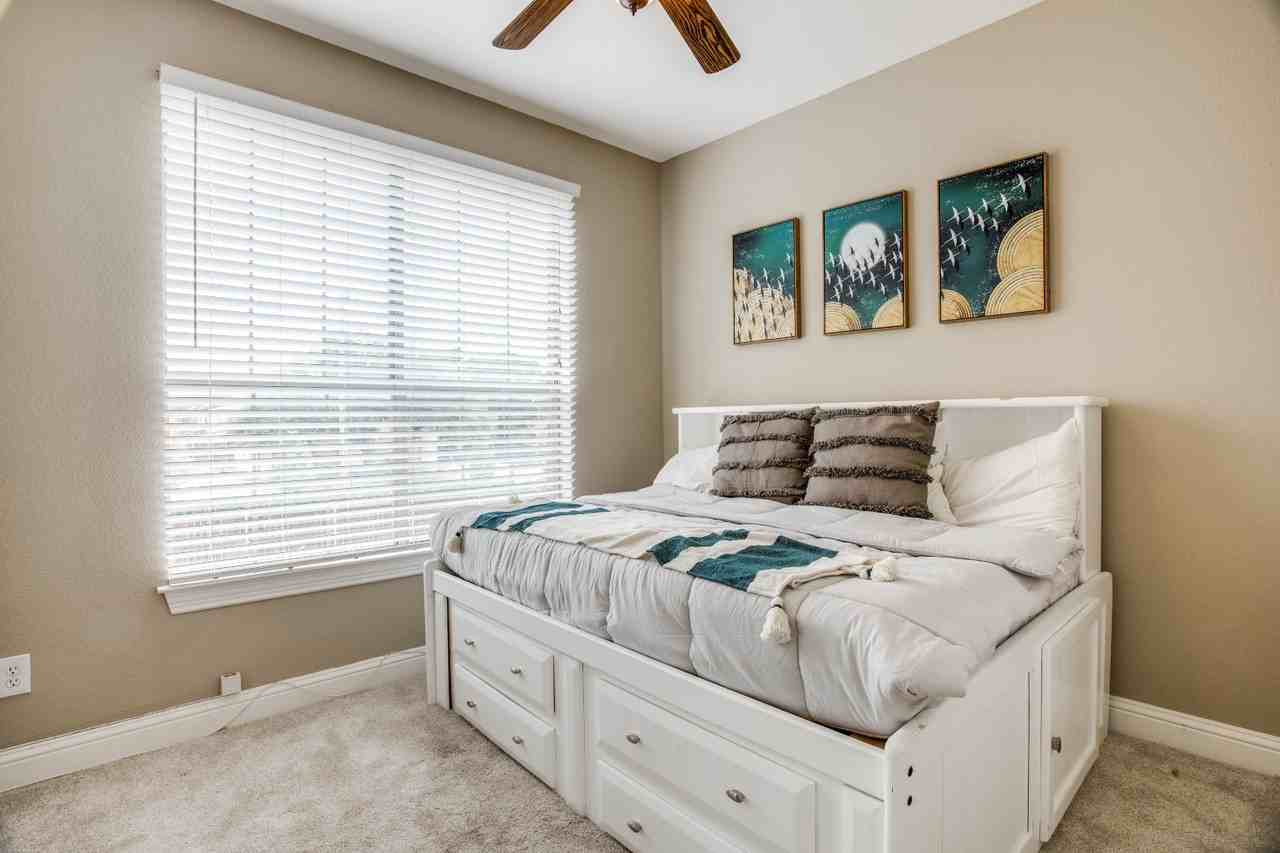 1309 Halcyon Pl - Photo 2 of 15