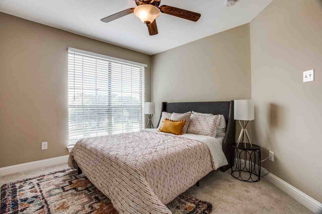 1309 Halcyon Pl - Photo 5 of 15