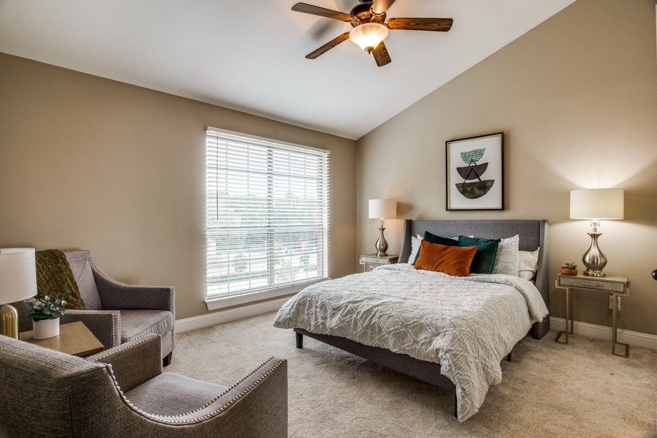 1309 Halcyon Pl - Photo 6 of 15