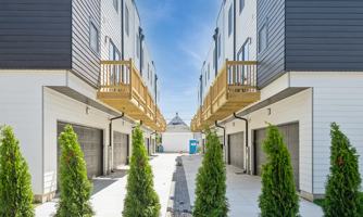 featured image of 944 Beloit Ave