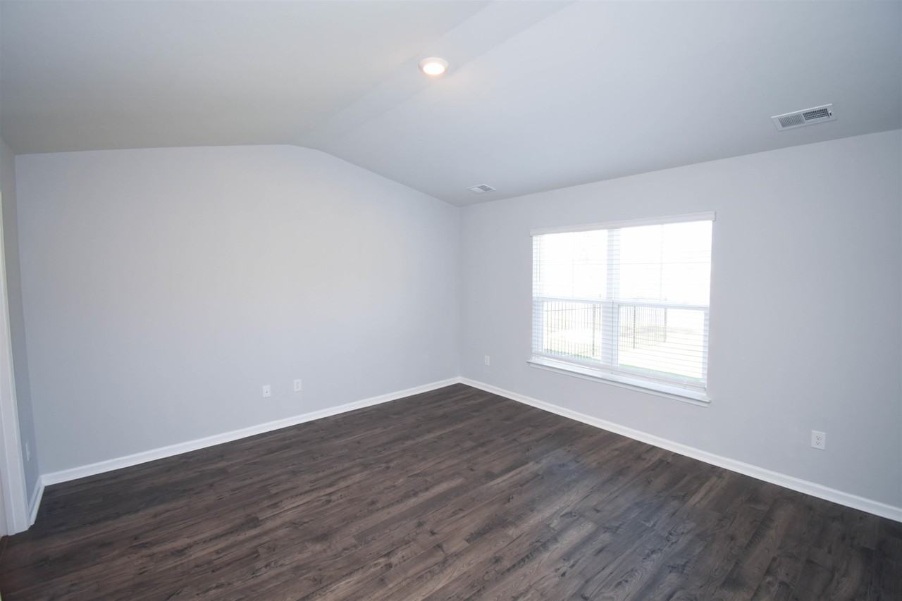 1799 Berkley Village Loop - Photo 4 of 10