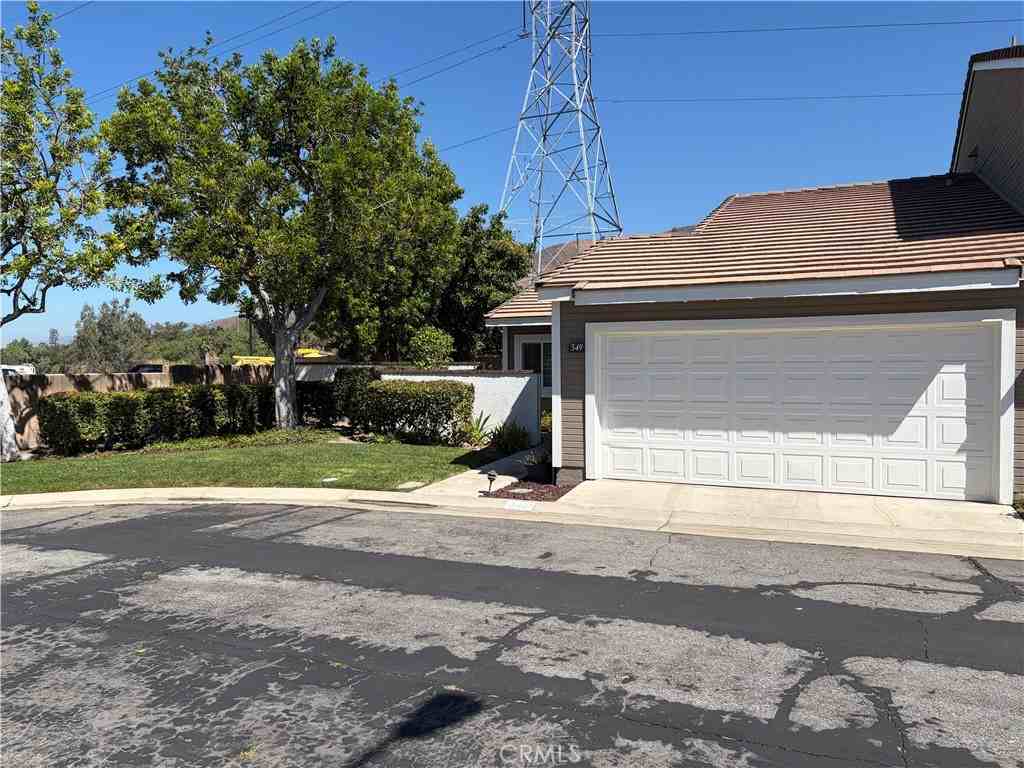 549 Canyon Hill Rd - Photo 2 of 32