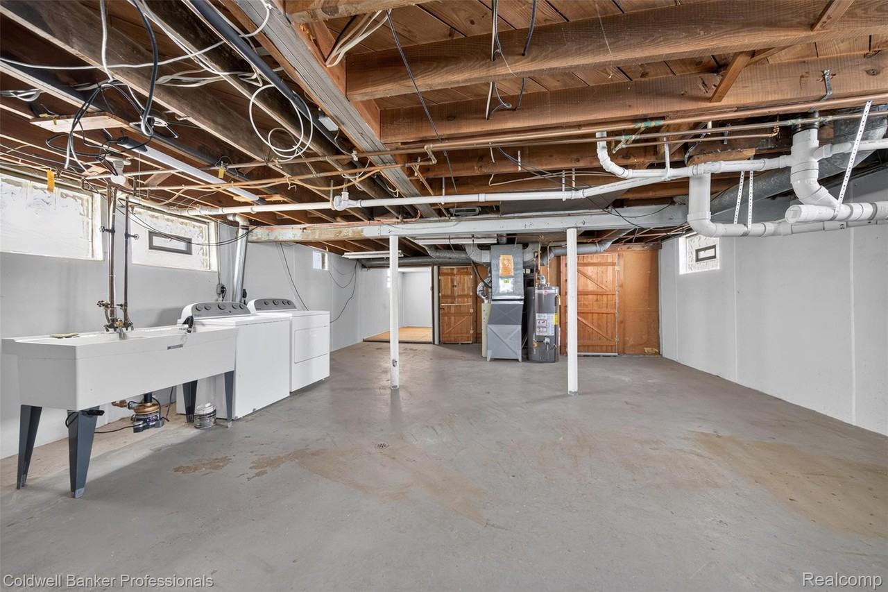991 Humphrey Ave - Photo 7 of 11
