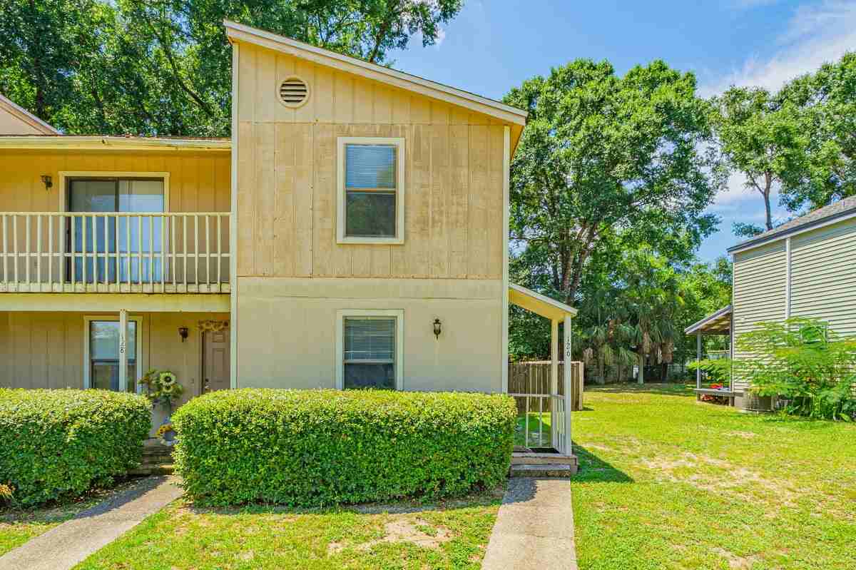 126 Hampton Dr