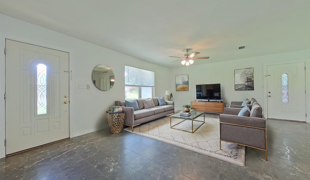 410 Wildwood St - Photo 4 of 14