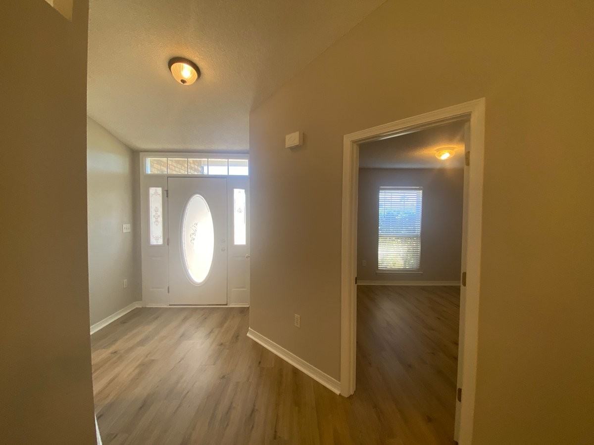 9676 Parker Lake Cir - Photo 3 of 34
