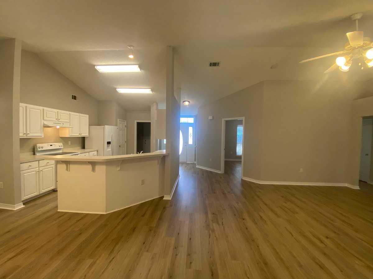 9676 Parker Lake Cir - Photo 5 of 34