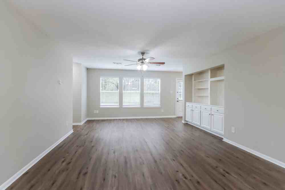 31107 Perlican Dr - Photo 4 of 17