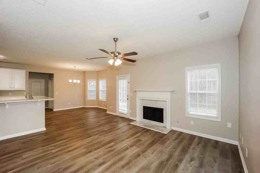 303 Tara Beach Ln - Photo 6 of 17