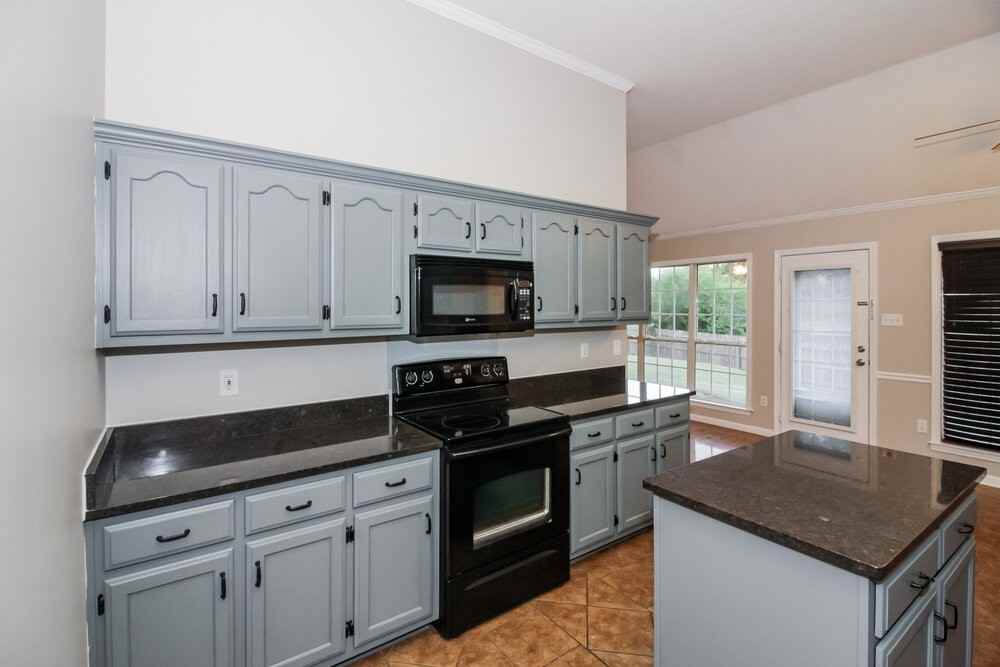 55 Lakewood Cv - Photo 5 of 16