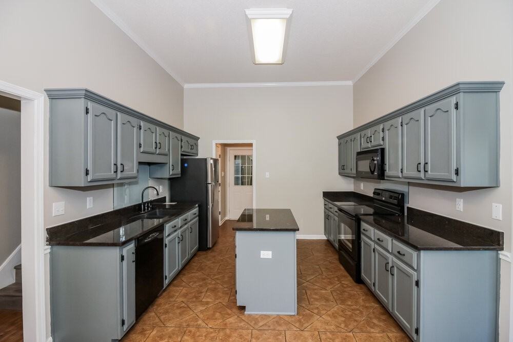 55 Lakewood Cv - Photo 6 of 16