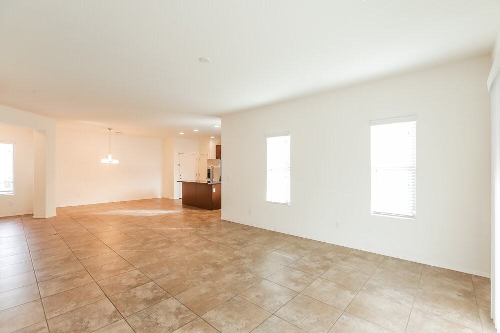 4945 W Fawn Dr - Photo 3 of 16
