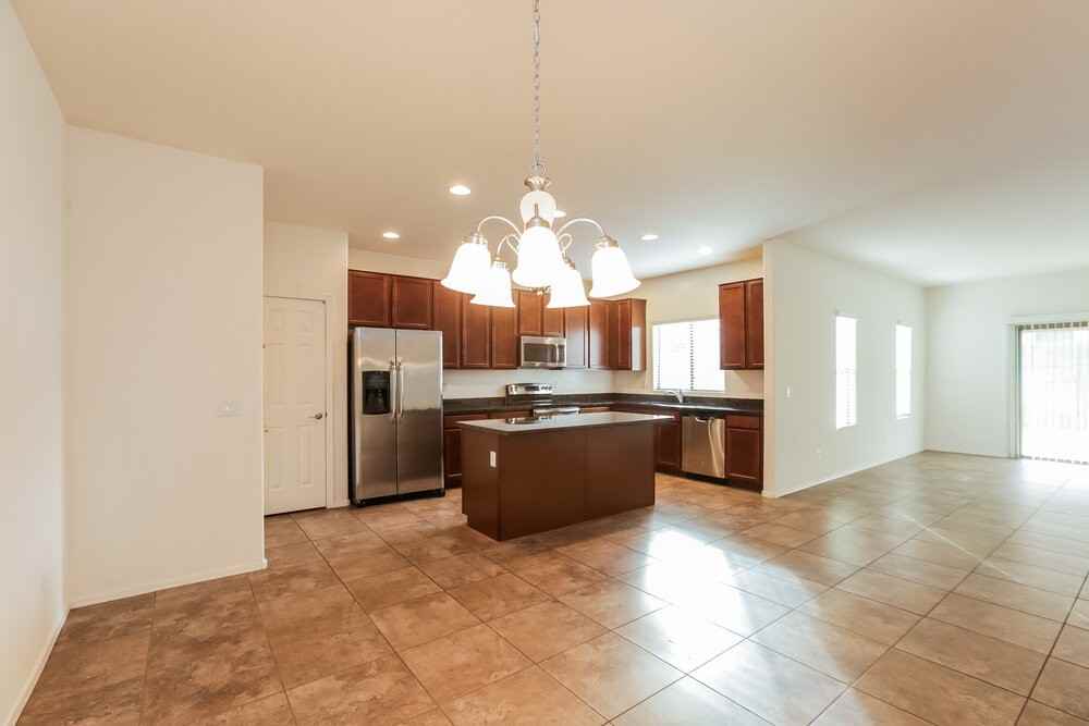 4945 W Fawn Dr - Photo 6 of 16