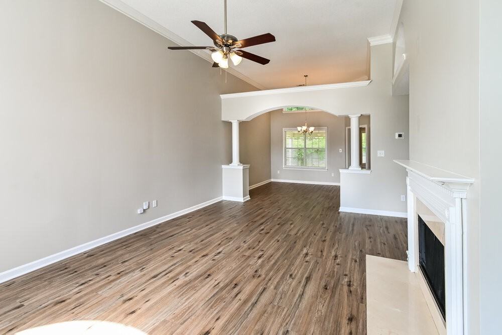 8084 Conridge Dr - Photo 4 of 17