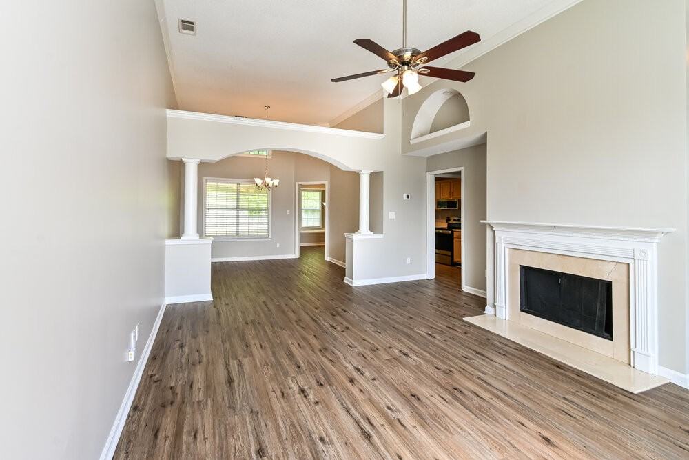 8084 Conridge Dr - Photo 5 of 17