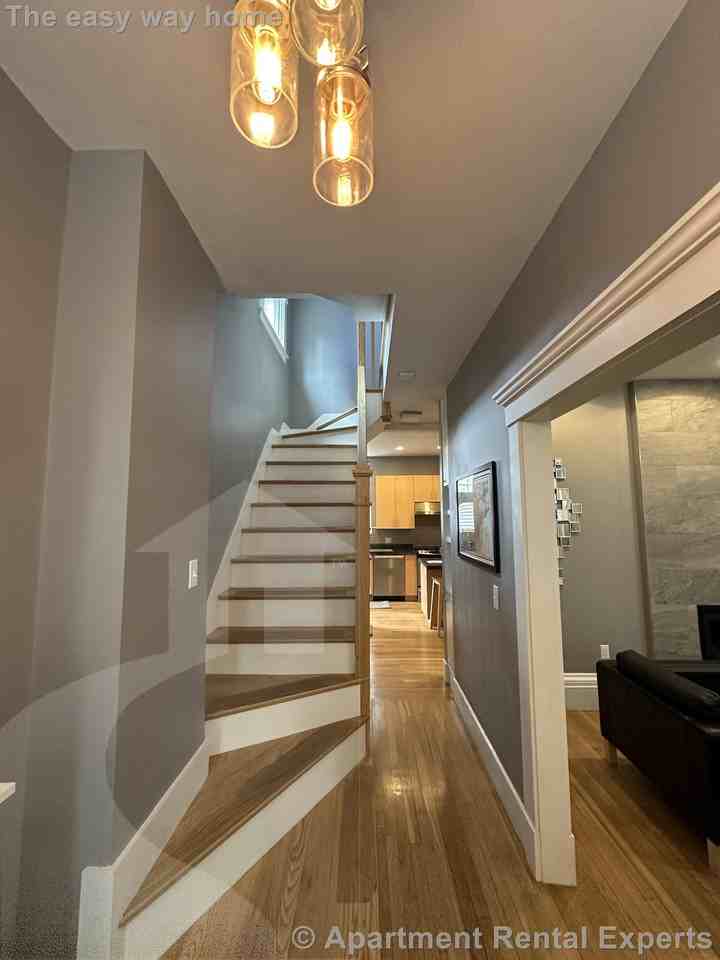 315 Windsor St - Photo 3 of 25