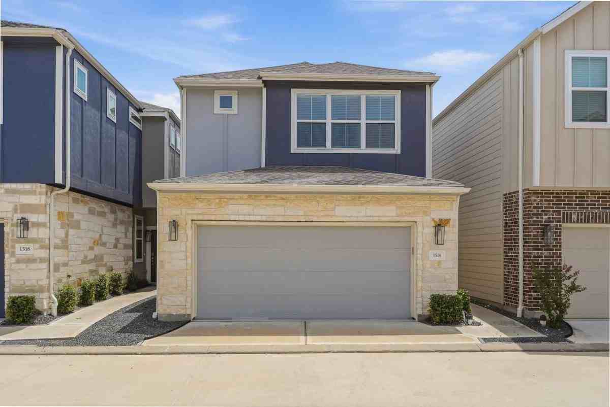 1516 Lakeline Oak Dr - Photo 2 of 10