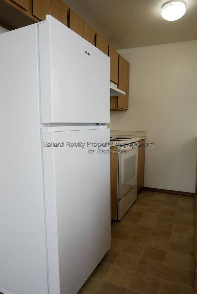 3232 21st Ave W #1 - Photo 7 of 10