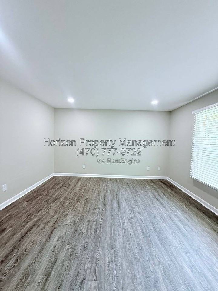 4030 Hidden Hollow Dr #A - Photo 3 of 10