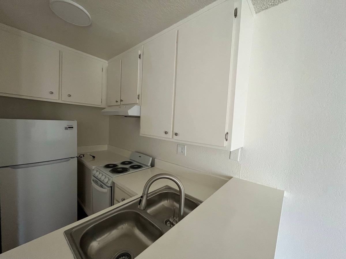 9010 Tobias Ave - Photo 2 of 10