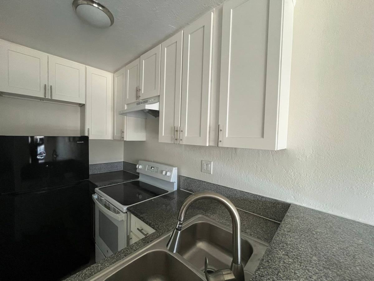9010 Tobias Ave - Photo 7 of 10