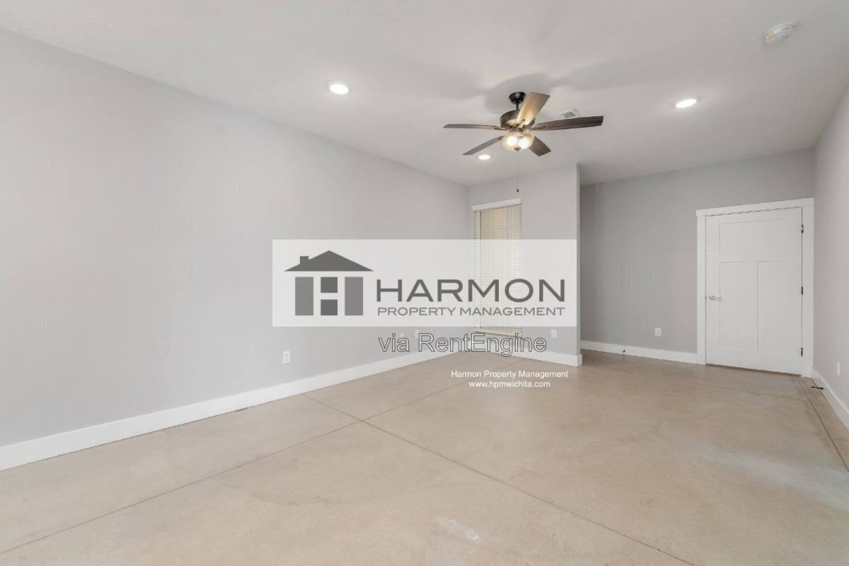 2164 S Thatcher Ct - Photo 2 of 10