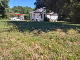 featured image of 906 Oval St