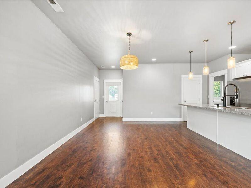 413 3rd St - Photo 6 of 23