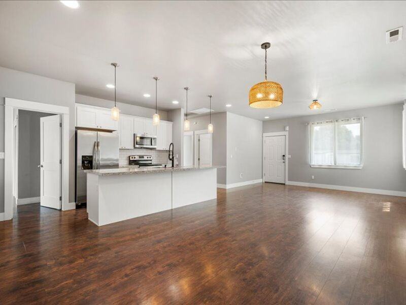 413 3rd St - Photo 7 of 23