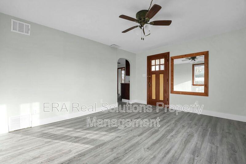 2704 Kilbourne Ave #REAR - Photo 4 of 9