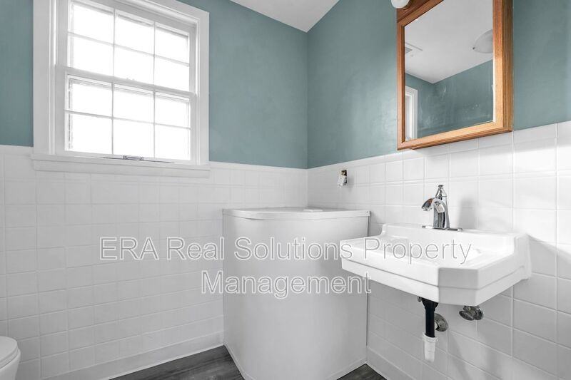 2704 Kilbourne Ave #REAR - Photo 6 of 9