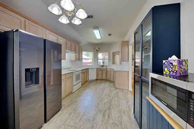 1716 Alpine Dr - Photo 4 of 19