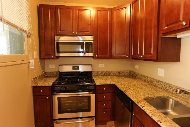 4910 N Hoyne Ave #3 - Photo 2 of 18